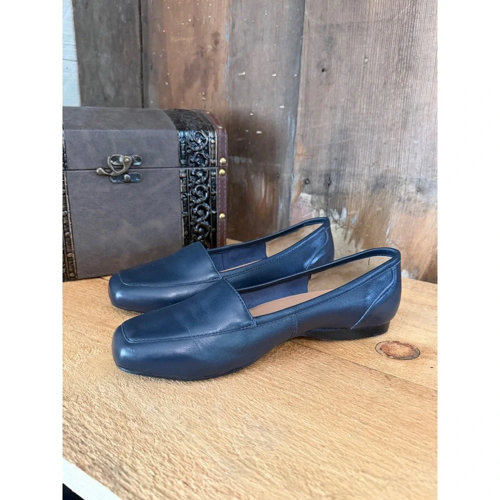 ARRAY Women's Navy Blue Leather Loafers Flats Size 9W Wide Slip On Comfort Shoes